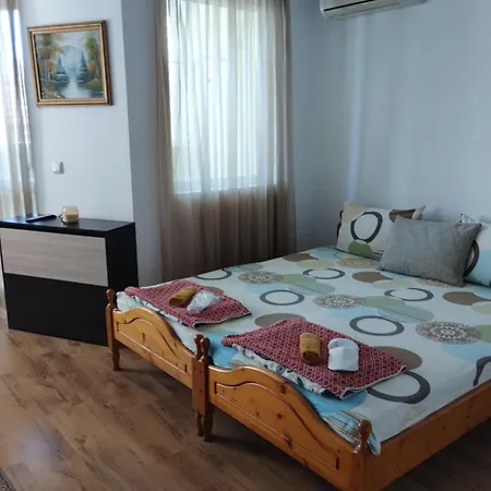 Kasndra Πανσιόν *