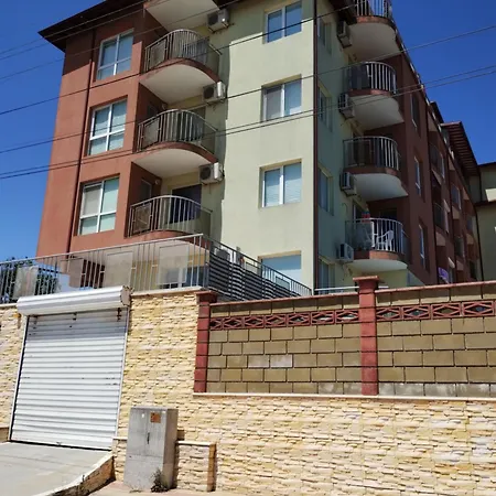 Πανσιόν Kasndra *