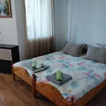 Kasndra בית הארחה