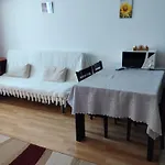Kasndra בית הארחה *
